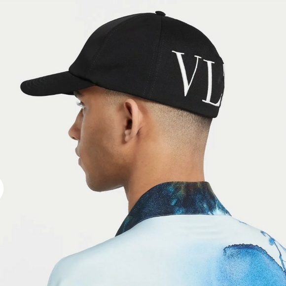 VALENTINO Embroidered Logo Baseball Cap - Picture 1 of 8